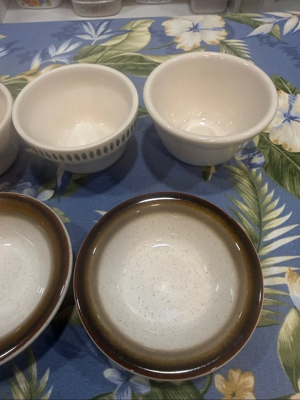 Ceramic Ramekins in Cream with Brown Rim - Multipack